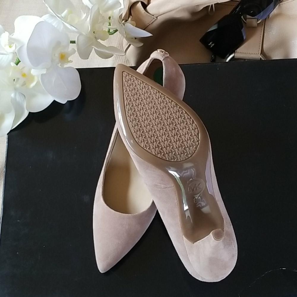 Women's classic shoes on heels - Picture 4 of 9